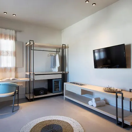 Parion Opus (adults Only) Lejlighedshotel Naousa