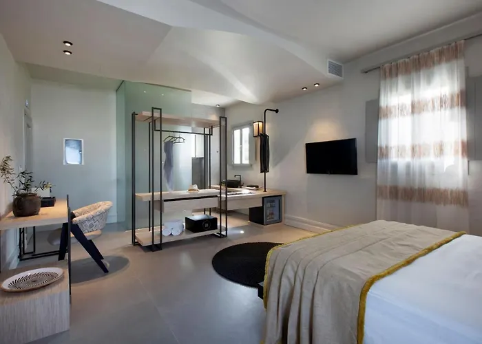 Lägenhetshotell Parion Opus (adults Only)